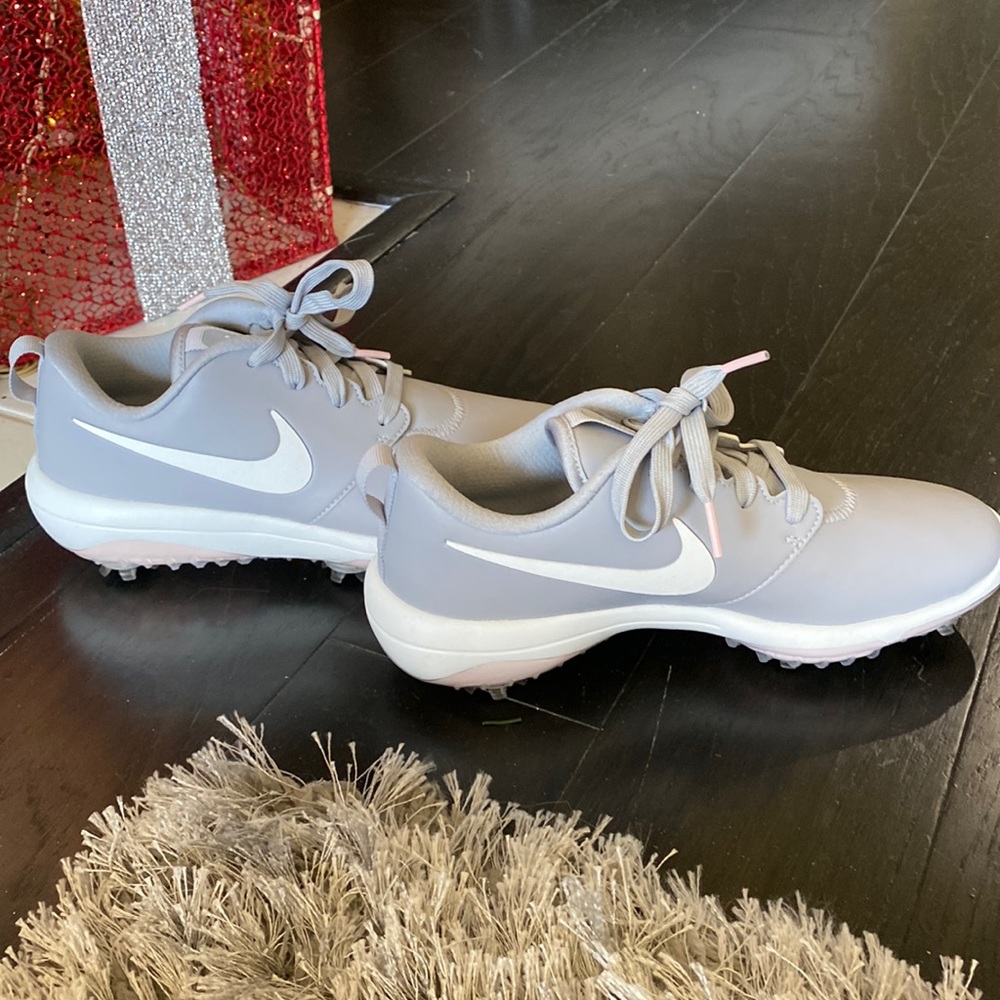 Nike Women's Light Gray and White Athletic Golf Shoes